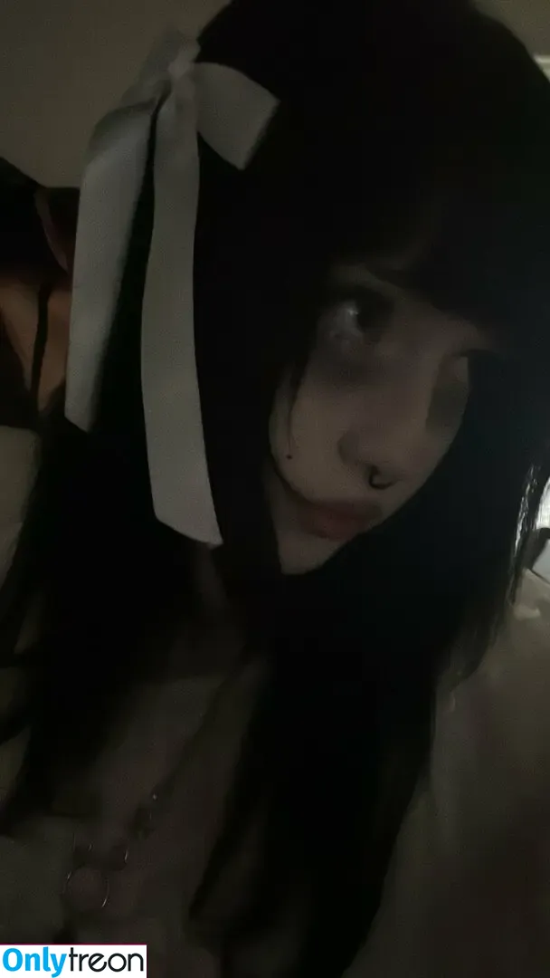 Spinechillx nude photo #0003 (livingdeadd0ll_)
