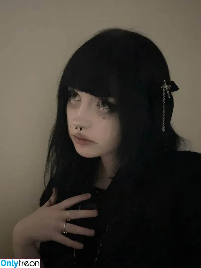 Spinechillx nude photo #0013 (livingdeadd0ll_)