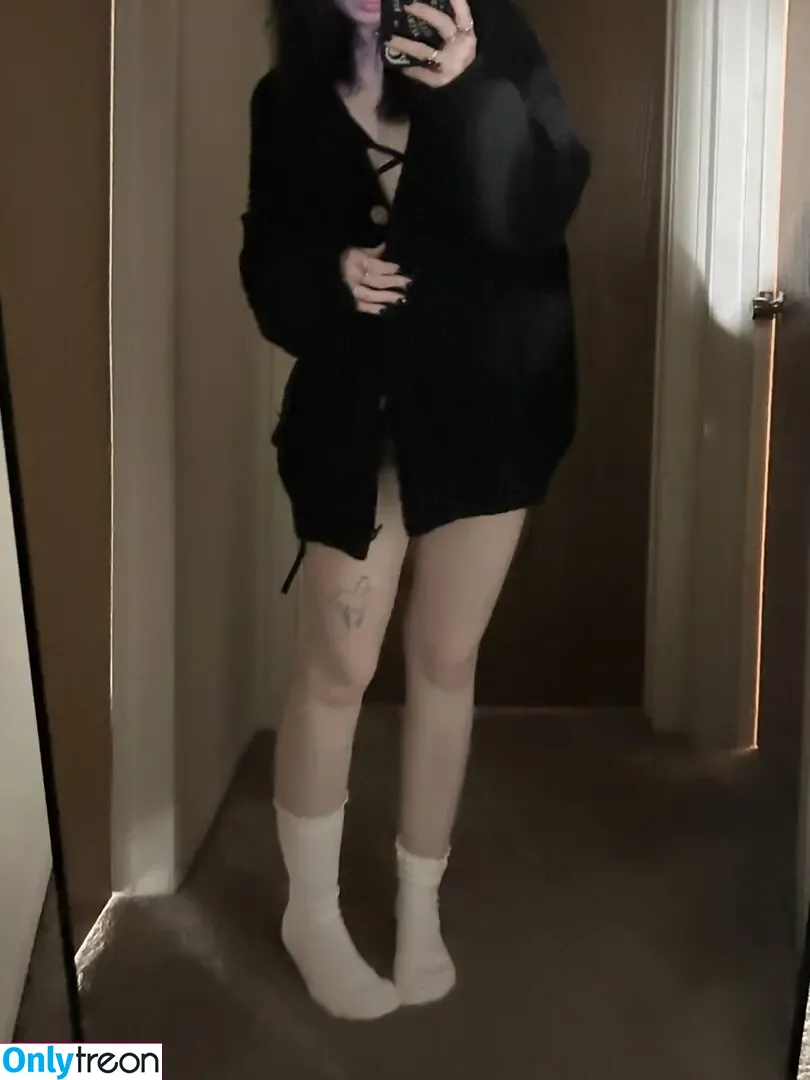 Spinechillx nude photo #0022 (livingdeadd0ll_)
