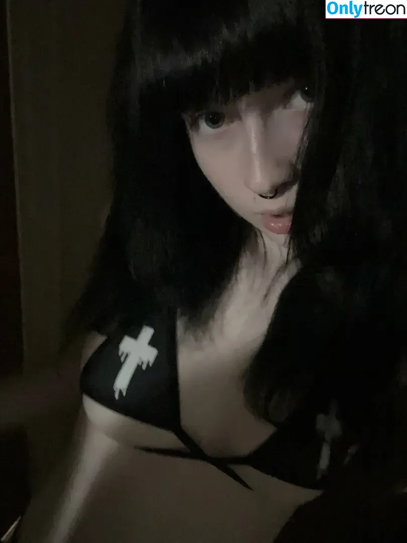 Spinechillx nude photo #0023 (livingdeadd0ll_)