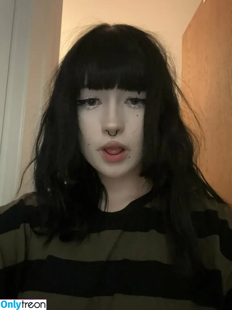 Spinechillx nude photo #0028 (livingdeadd0ll_)