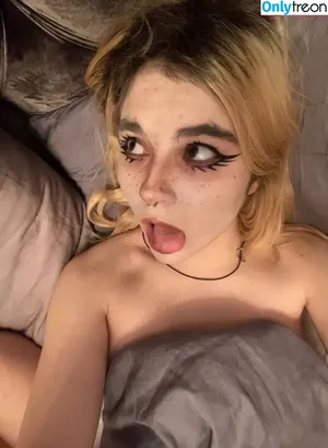 Splitika / uhh_uma nude photo #0001