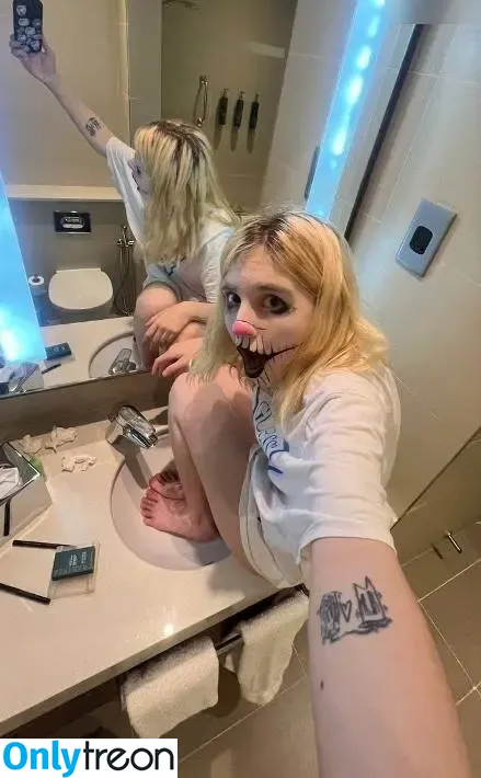 Splitika nude photo #0003 (uhh_uma)