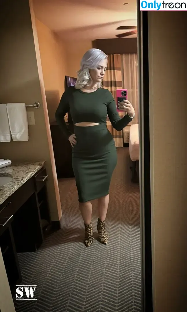 SportyWife nude photo #0012 (HotwifeRye / SportyMom / sporty_wifey)