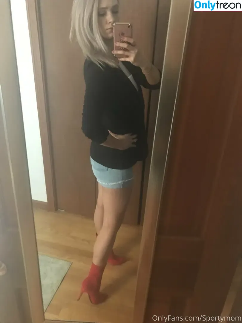 SportyWife nude photo #0064 (HotwifeRye / SportyMom / sporty_wifey)