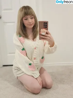 SquishShe / squishsheofficial / squishwhore nude photo #0152