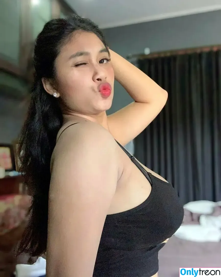 Sri Ayu Tarisa nude photo #0012 (sriayutariss)