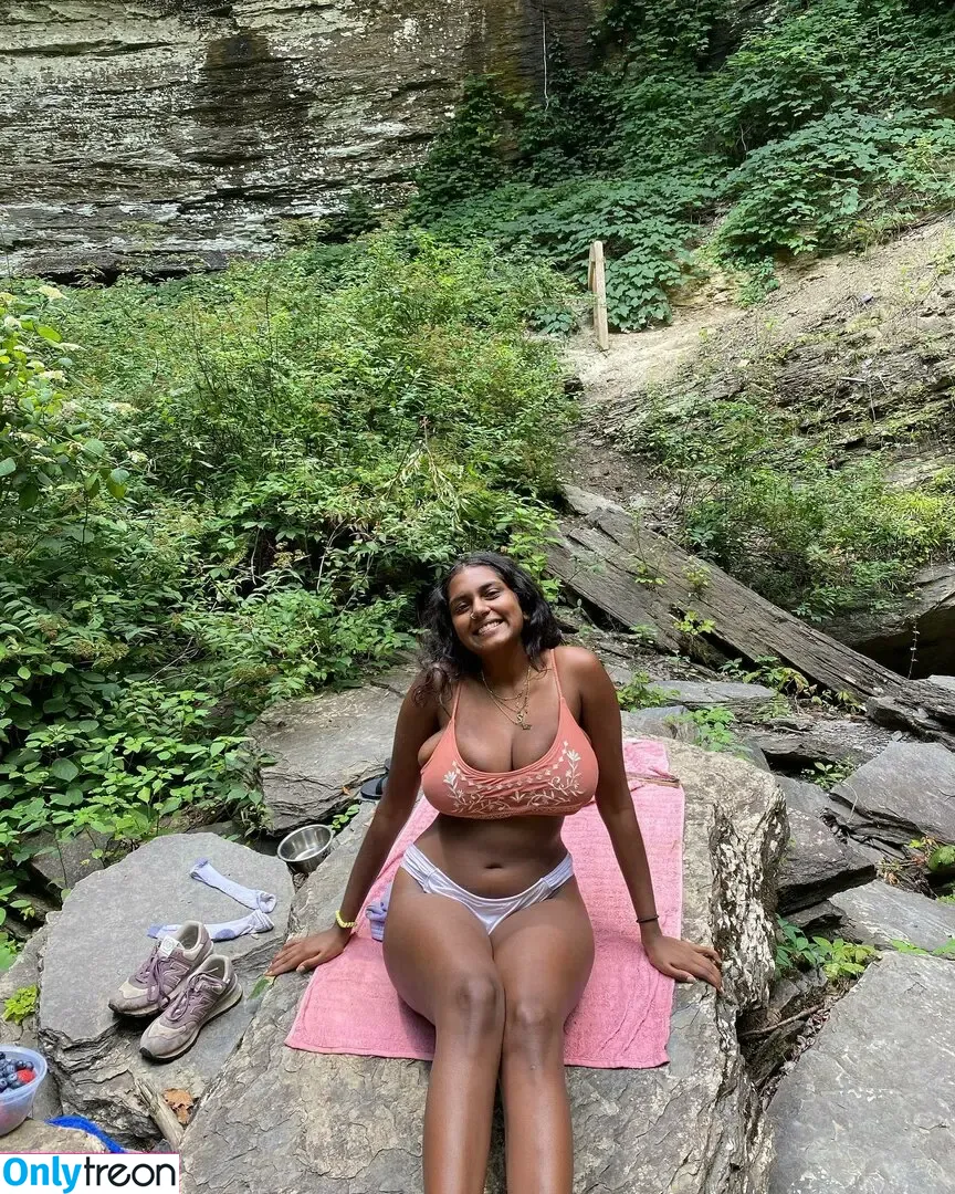 Sriya nude photo #0042 (shreya_nayik / shriya_saran1109)