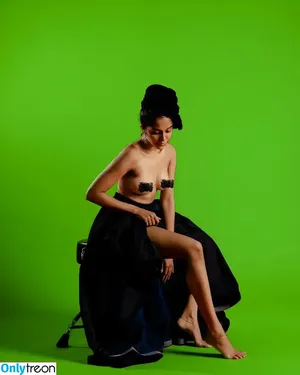Sruthi Ragunanthan / s.ru.tea nude photo #0002