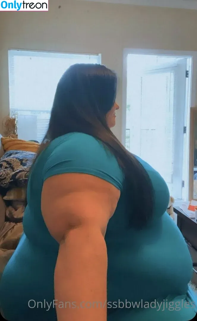 ssbbwladyjiggles nude photo #0006 (ssbbwladyjiggles)