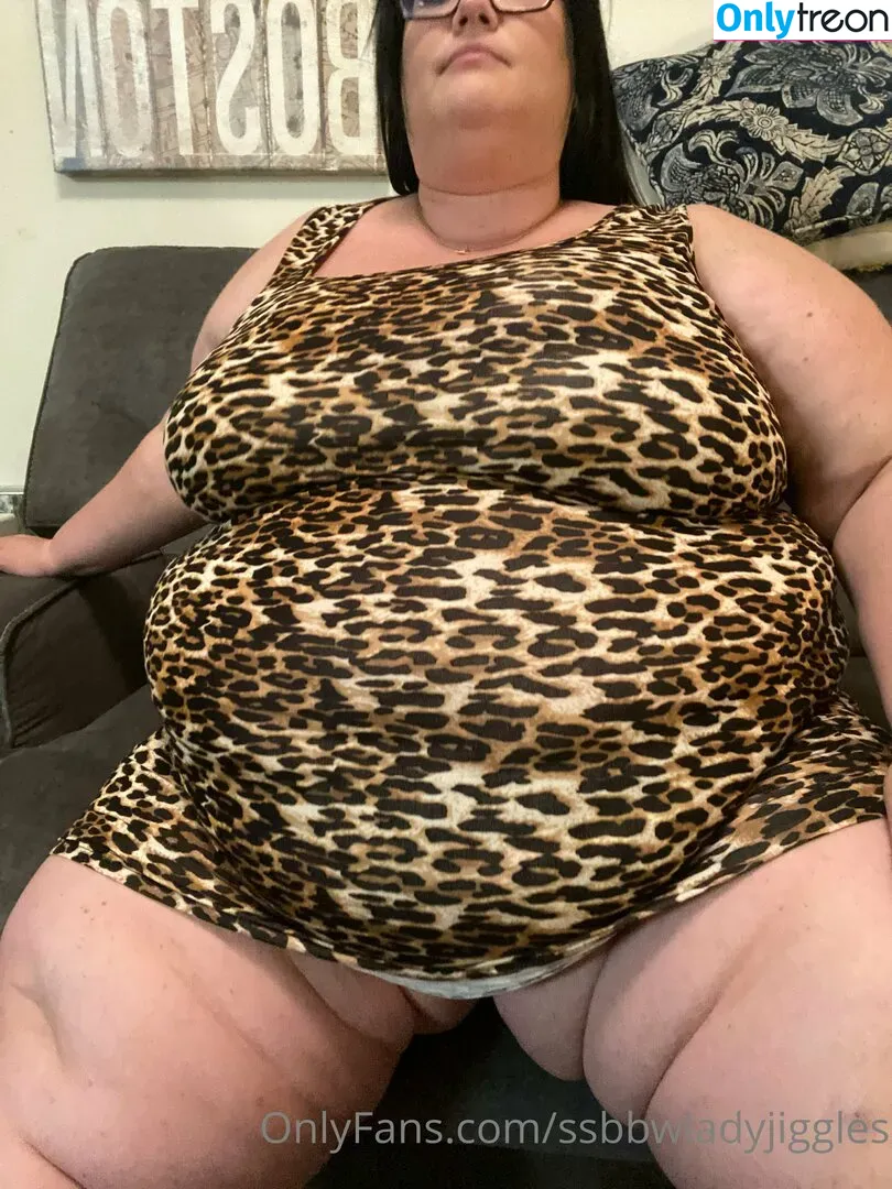 ssbbwladyjiggles nude photo #0016 (ssbbwladyjiggles)