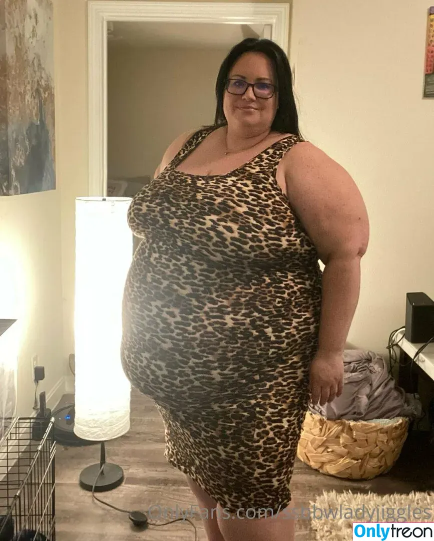 ssbbwladyjiggles nude photo #0018 (ssbbwladyjiggles)