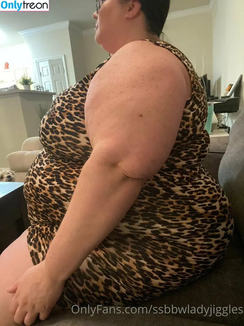 ssbbwladyjiggles nude photo #0020 (ssbbwladyjiggles)