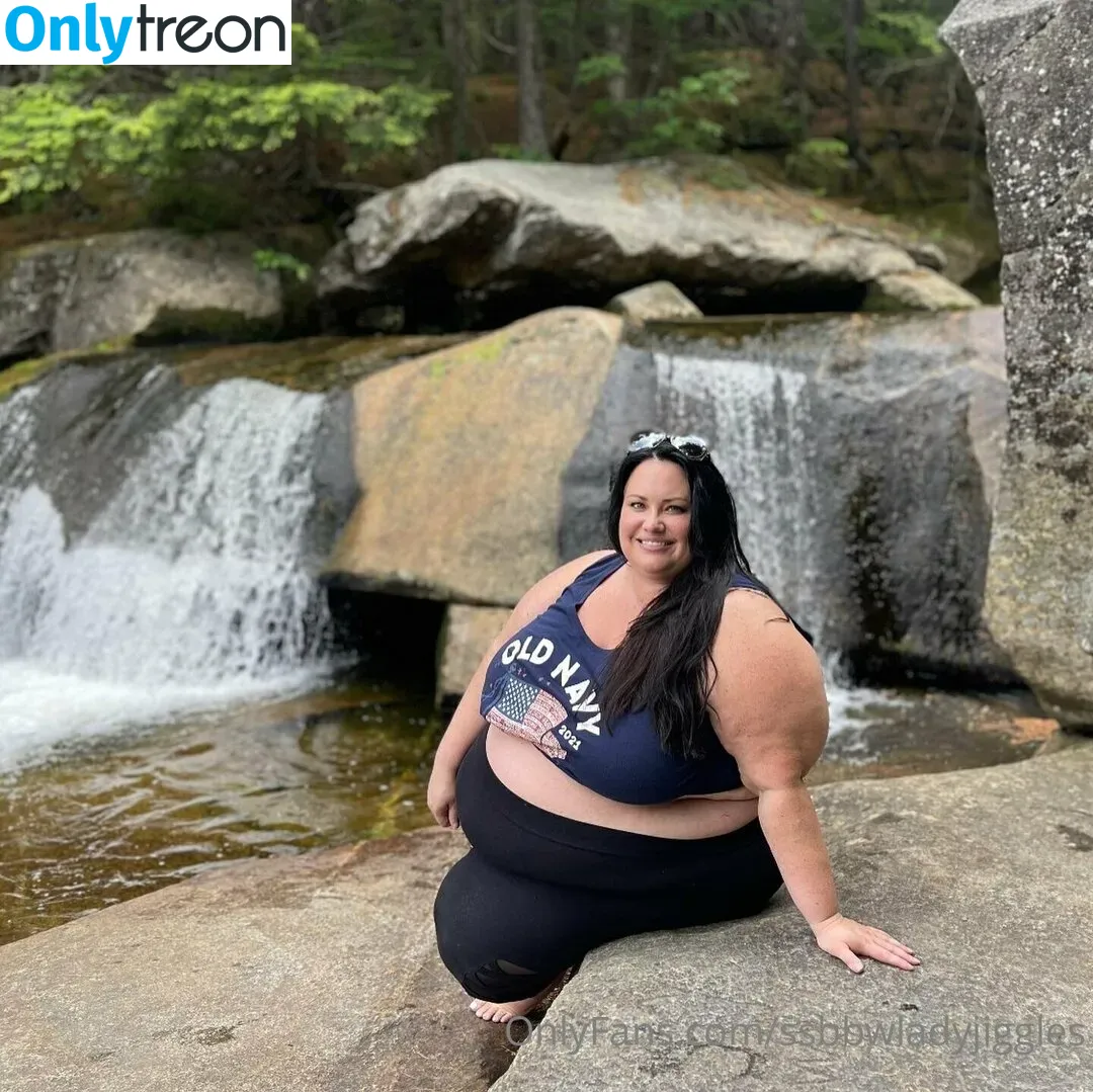 ssbbwladyjiggles nude photo #0029 (ssbbwladyjiggles)