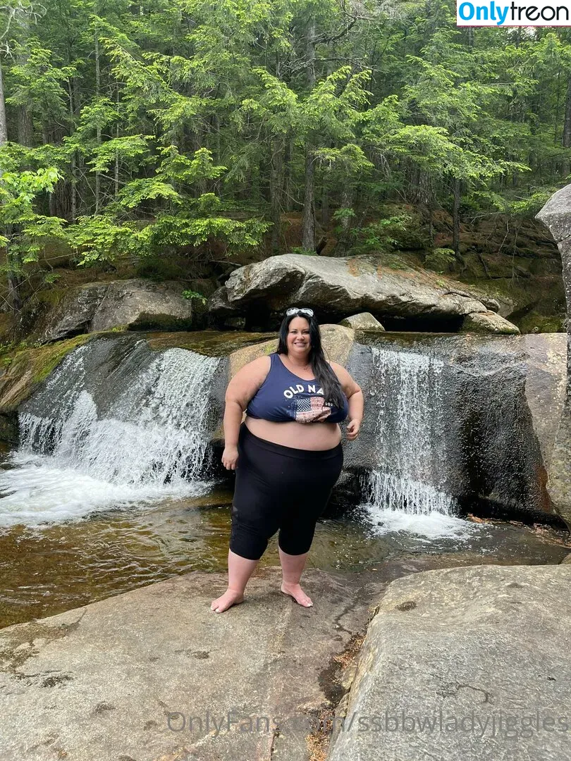 ssbbwladyjiggles nude photo #0032 (ssbbwladyjiggles)