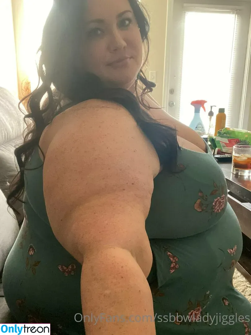 ssbbwladyjiggles nude photo #0042 (ssbbwladyjiggles)