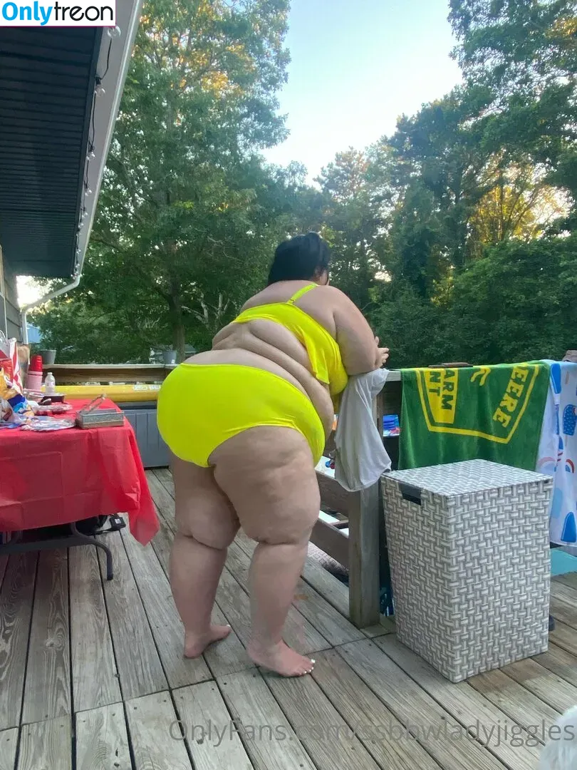 ssbbwladyjiggles nude photo #0053 (ssbbwladyjiggles)