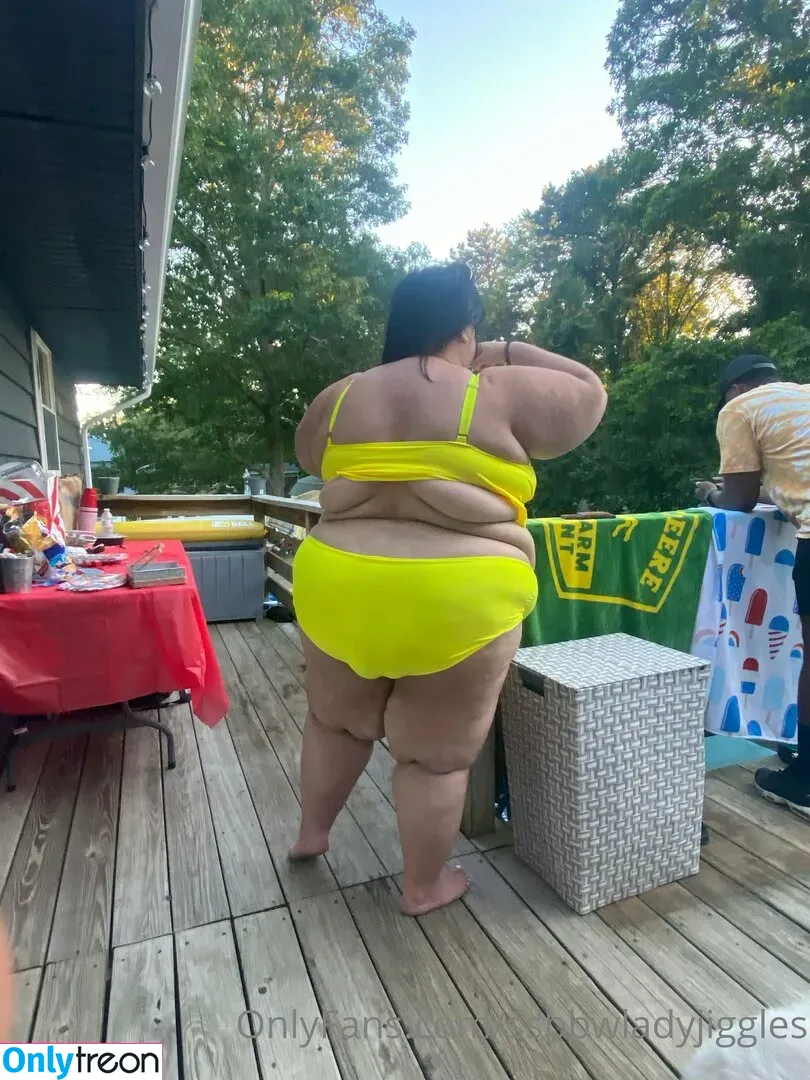 ssbbwladyjiggles nude photo #0059 (ssbbwladyjiggles)