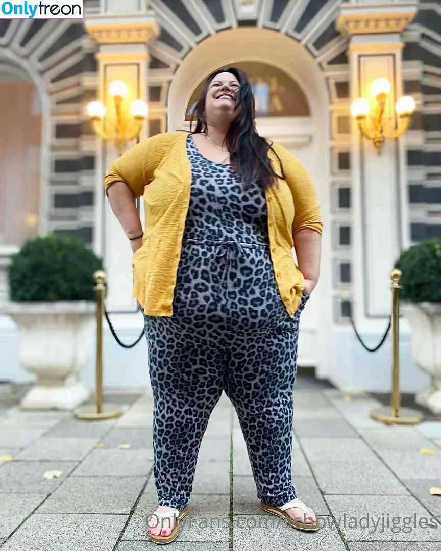 ssbbwladyjiggles nude photo #0268 (ssbbwladyjiggles)