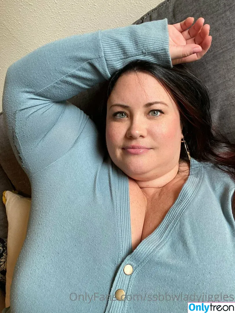 ssbbwladyjiggles nude photo #0272 (ssbbwladyjiggles)
