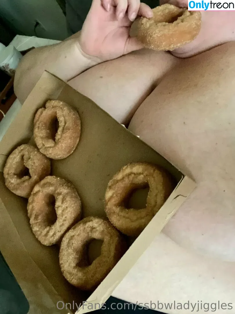 ssbbwladyjiggles nude photo #0341 (ssbbwladyjiggles)