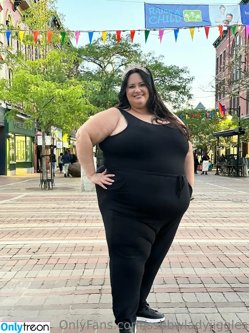 ssbbwladyjiggles nude photo #0363 (ssbbwladyjiggles)