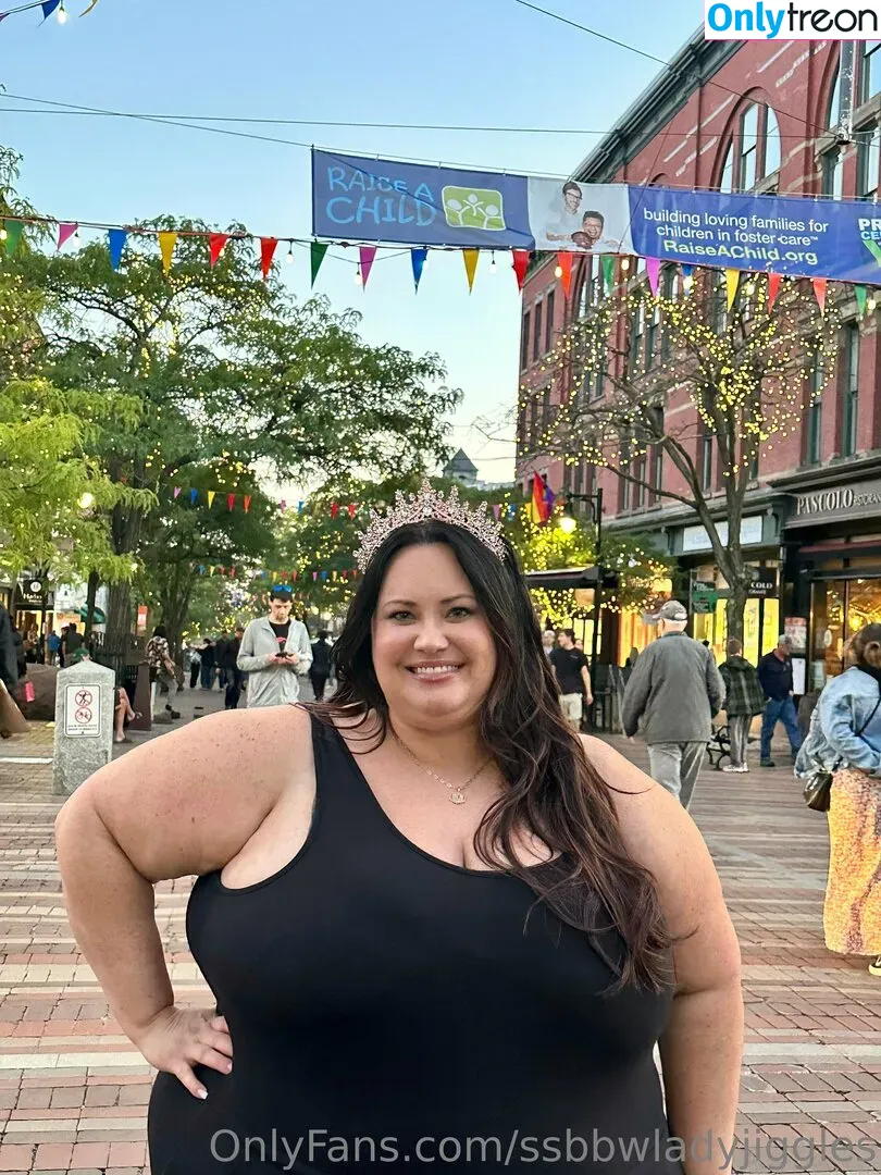 ssbbwladyjiggles nude photo #0364 (ssbbwladyjiggles)