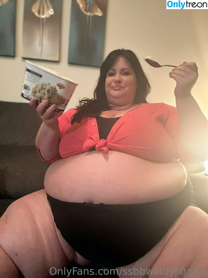 ssbbwladyjiggles nude photo #0372 (ssbbwladyjiggles)