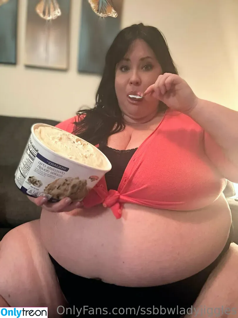 ssbbwladyjiggles nude photo #0373 (ssbbwladyjiggles)