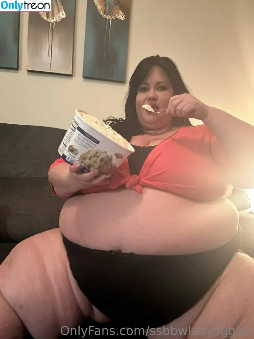 ssbbwladyjiggles nude photo #0375 (ssbbwladyjiggles)