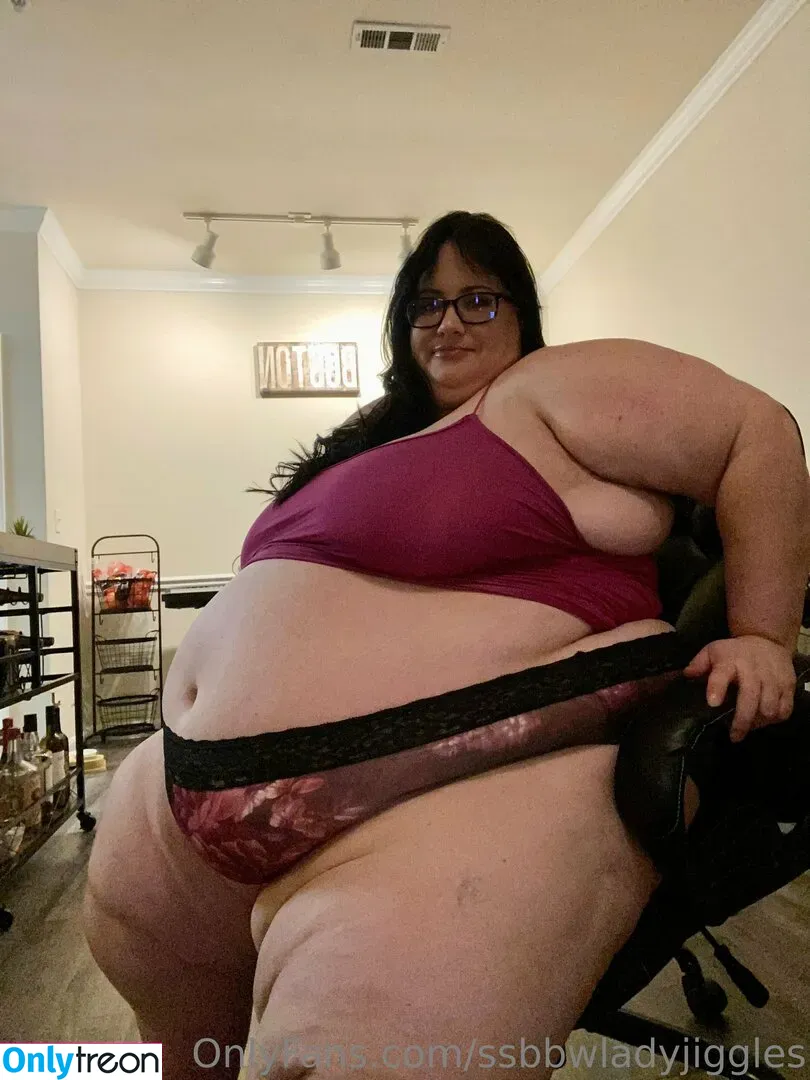 ssbbwladyjiggles nude photo #0382 (ssbbwladyjiggles)