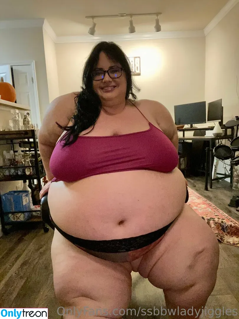 ssbbwladyjiggles nude photo #0386 (ssbbwladyjiggles)