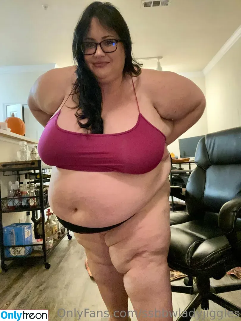 ssbbwladyjiggles nude photo #0387 (ssbbwladyjiggles)