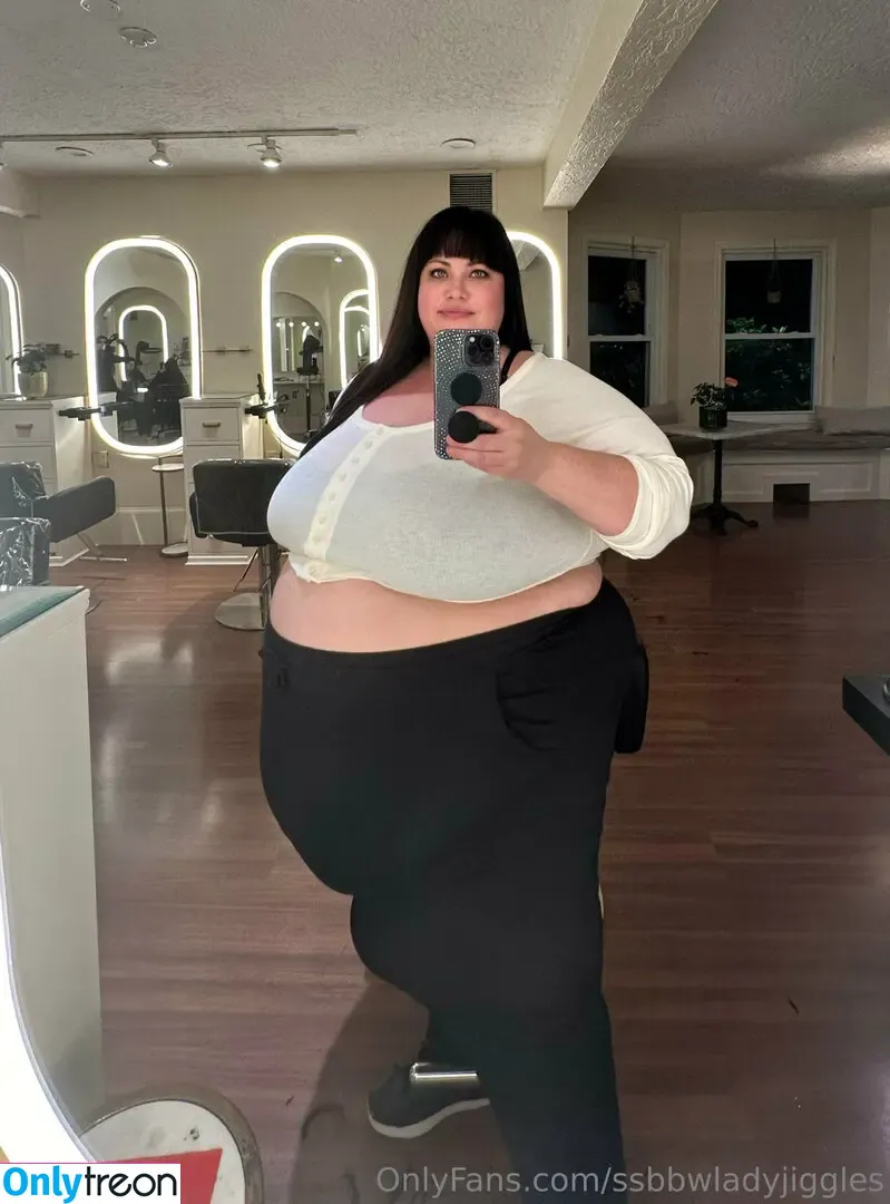 ssbbwladyjiggles nude photo #0443 (ssbbwladyjiggles)