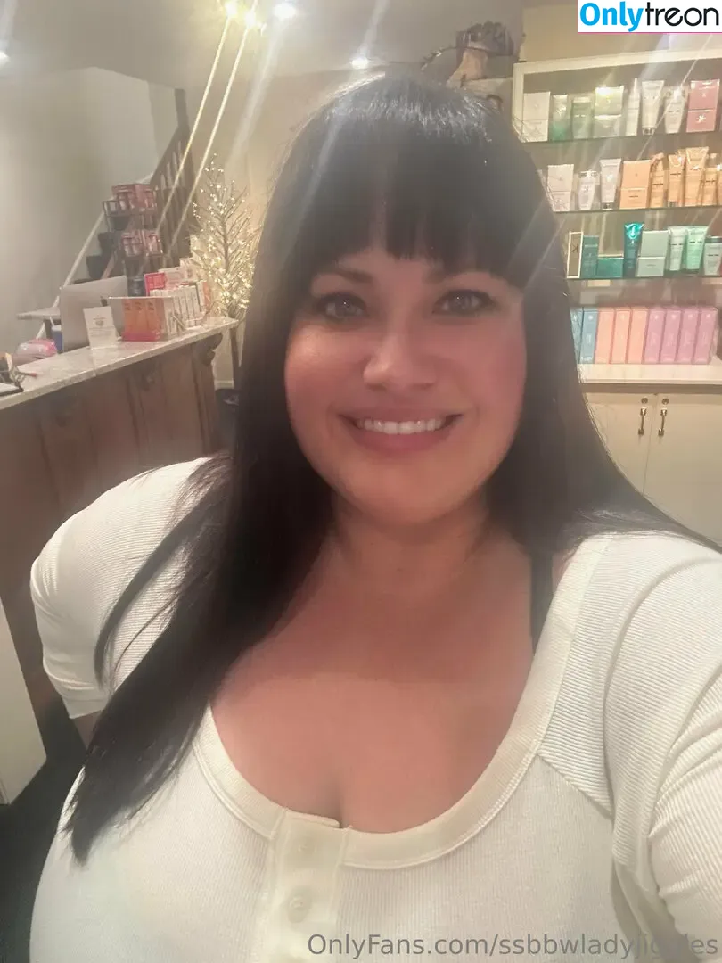 ssbbwladyjiggles nude photo #0444 (ssbbwladyjiggles)