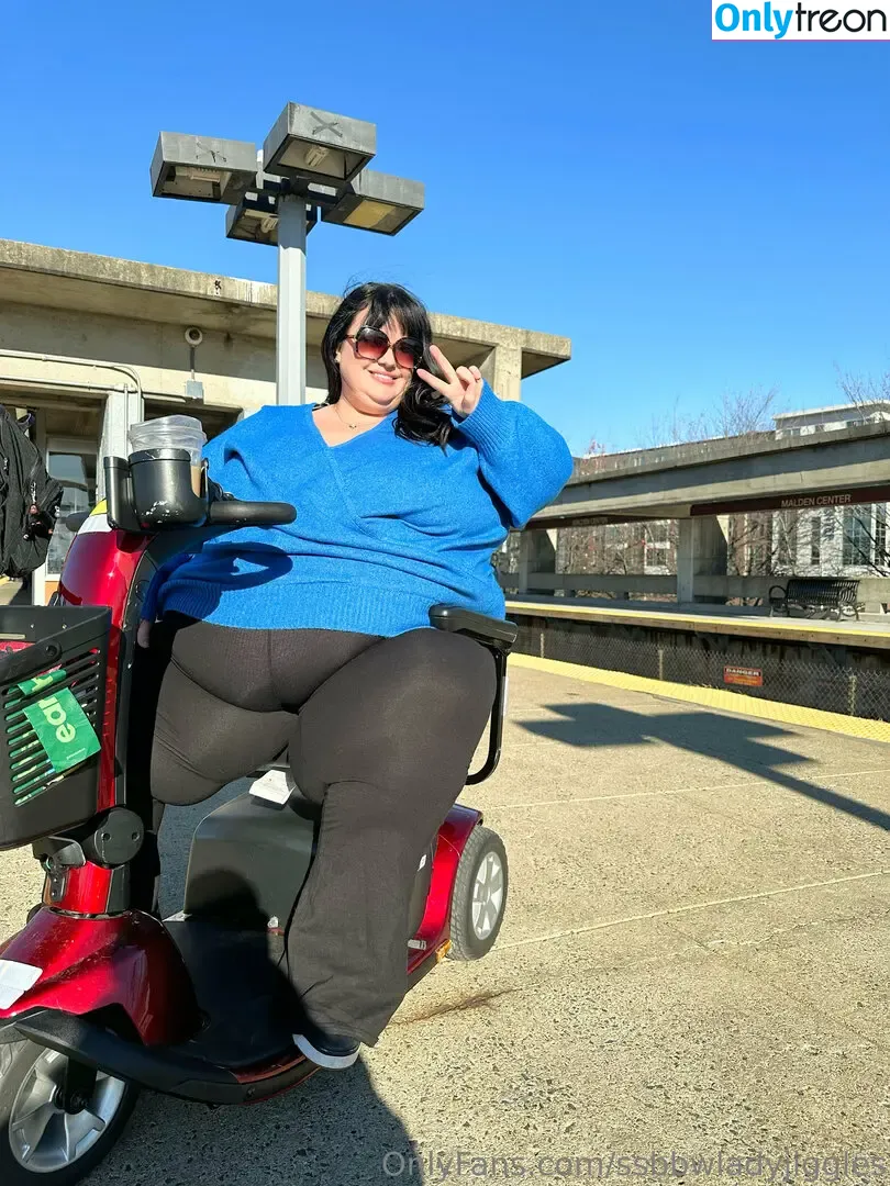 ssbbwladyjiggles nude photo #0466 (ssbbwladyjiggles)