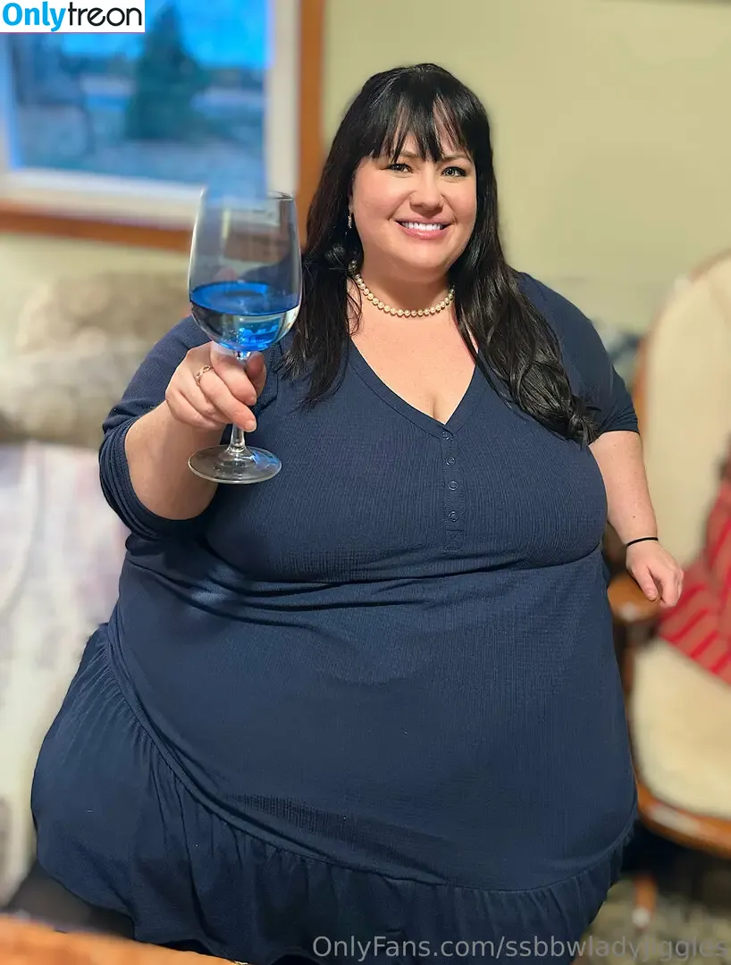 ssbbwladyjiggles nude photo #0473 (ssbbwladyjiggles)
