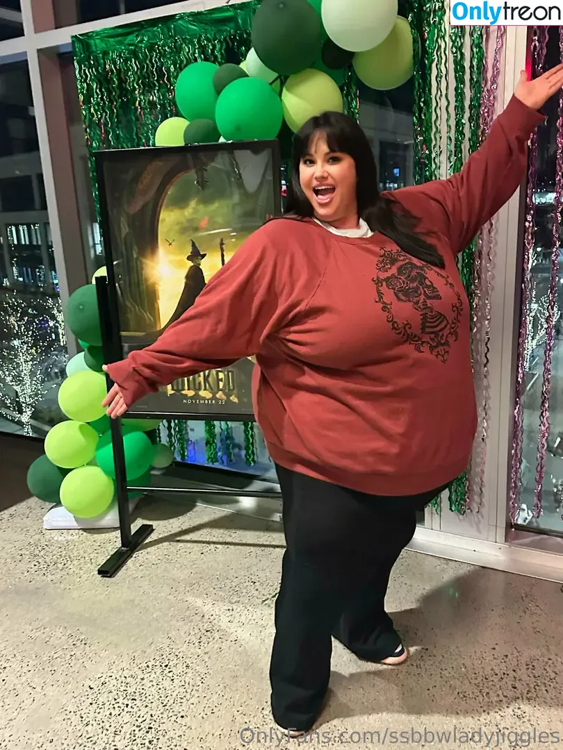 ssbbwladyjiggles nude photo #0478 (ssbbwladyjiggles)