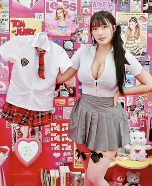 Ssunbiki nude photo #0102