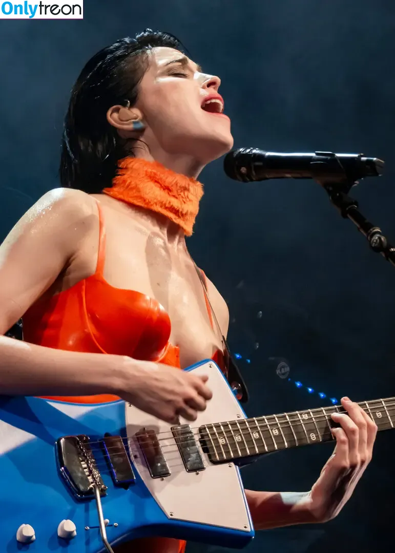 St Vincent nude photo #0184 (Annie Erin Clark / st_vincent)