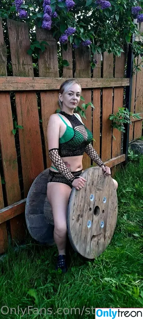 stanka_satanka nude photo #0009 (iamsatanka)