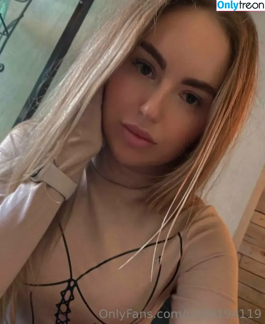 star_roxy nude photo #0004 (thescarlettfam)