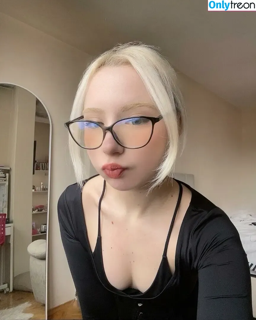 Stassianovaa nude photo #0001 (stassianova)