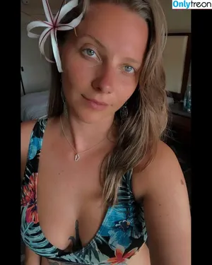 Stay Steezy ASMR / steezystudio / steph.zeez / stephaniesteez nude photo #0002
