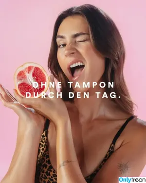 Stefanie Giesinger / stefaniegiesinger / steffigiesinger nude photo #0574