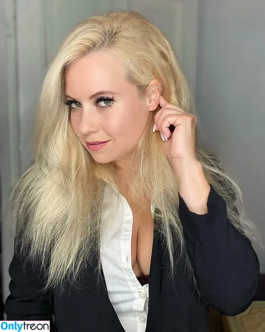 Steffi Landerer nude photo #0062 (steffymetal)