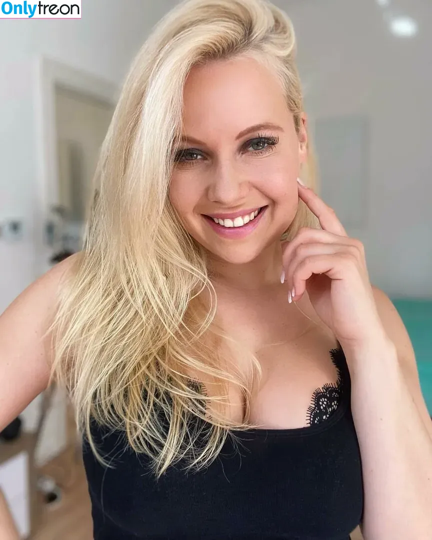 Steffi Landerer nude photo #0213 (steffymetal)