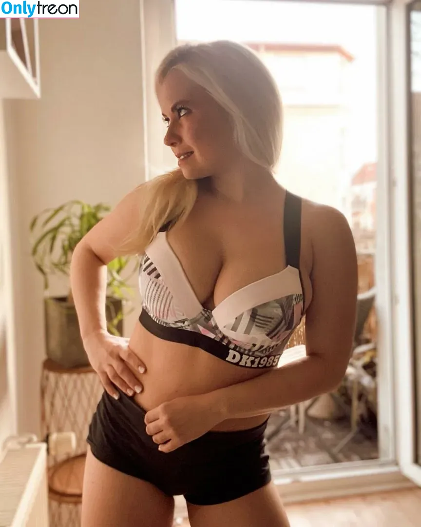 Steffi Landerer nude photo #0256 (steffymetal)