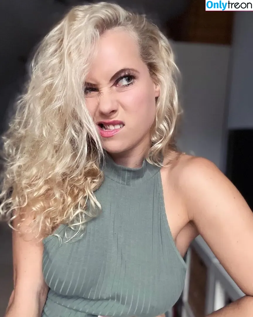 Steffi Landerer nude photo #0424 (steffymetal)