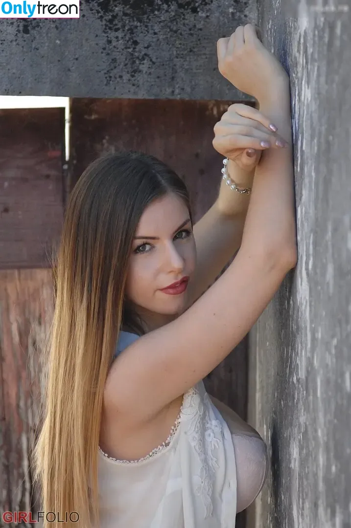 Stella Cox nude photo #1268 (Frolicme / Home Love / stella_h_cox / thestellacox)